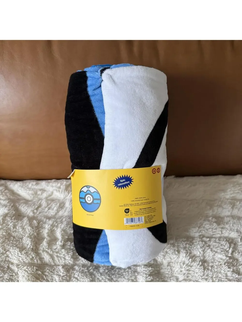 Pokémon x Target - Ultimate Beach Towel Dive Ball - 30th Anniversary